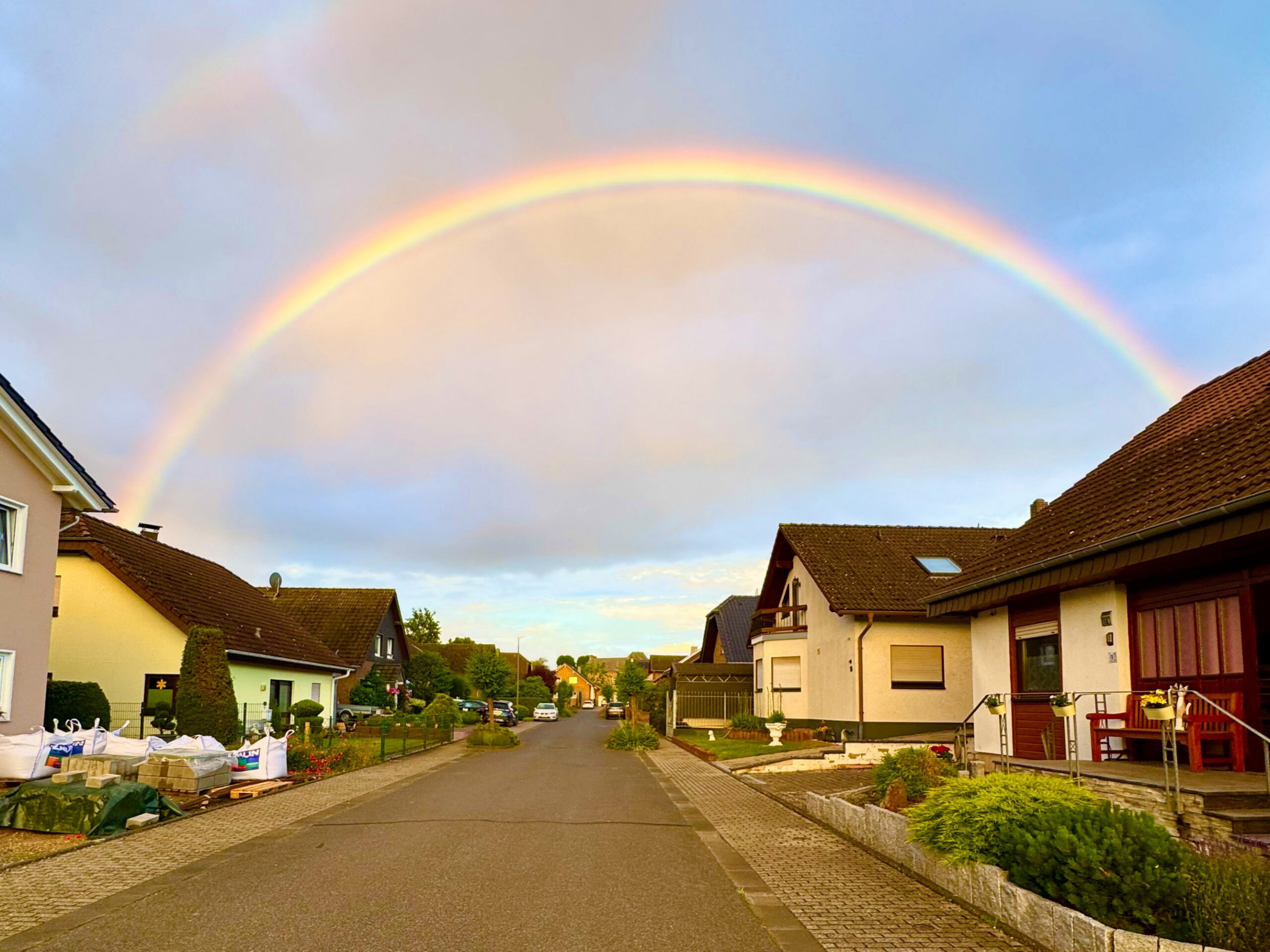 In Sinzenich war am 03.06.2026 ein doppelter Regenbogen zu beobachten